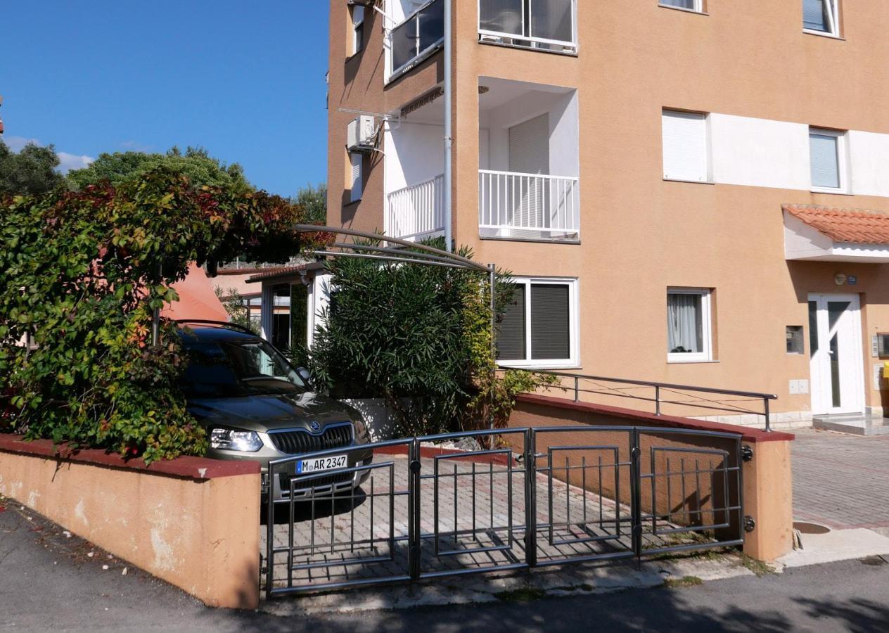 Apartman Nelamore - Krk Town, 300 Meters To The Beach Exterior foto